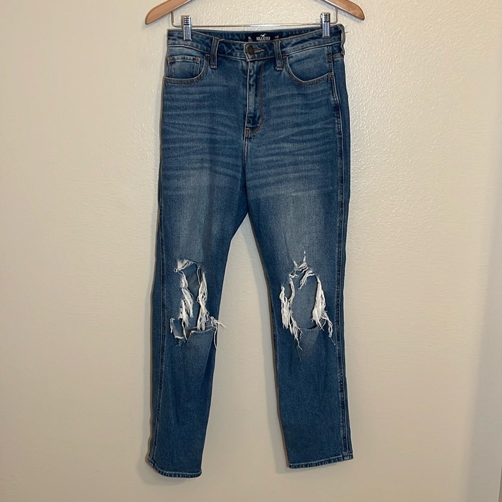 Hollister Ultra Rise Distressed Mom Jean